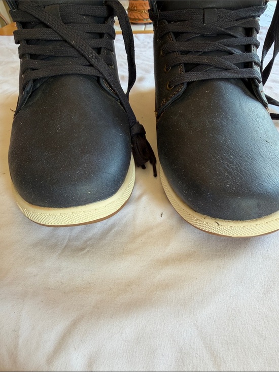 Levi\'s Men\'s Black Chukka Boots with Cream Outsole main image 2